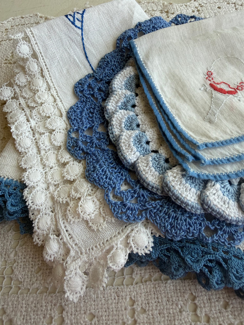 Vintage linen set in blues – Bygones Variety Shop