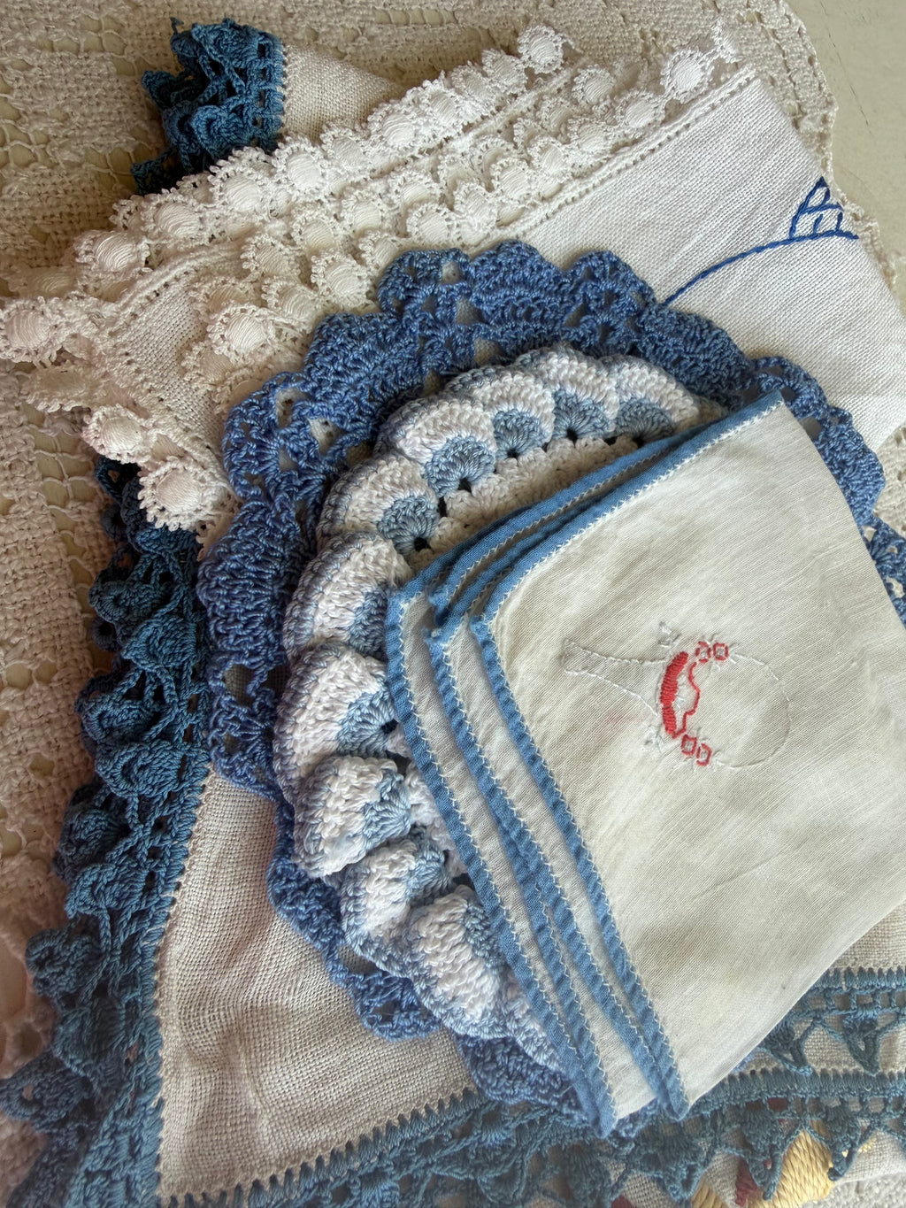 Vintage linen set in blues – Bygones Variety Shop