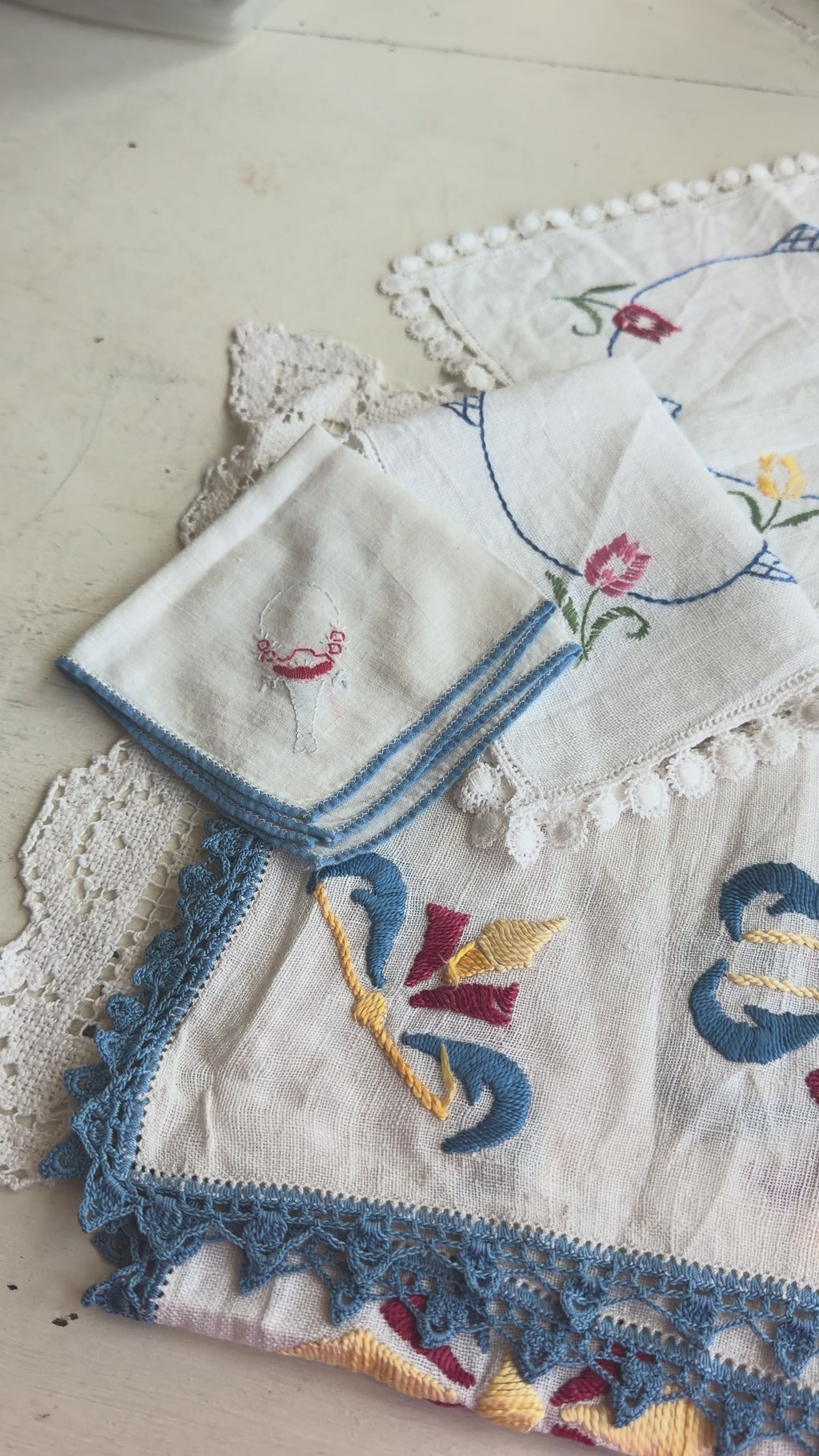Vintage linen set in blues – Bygones Variety Shop